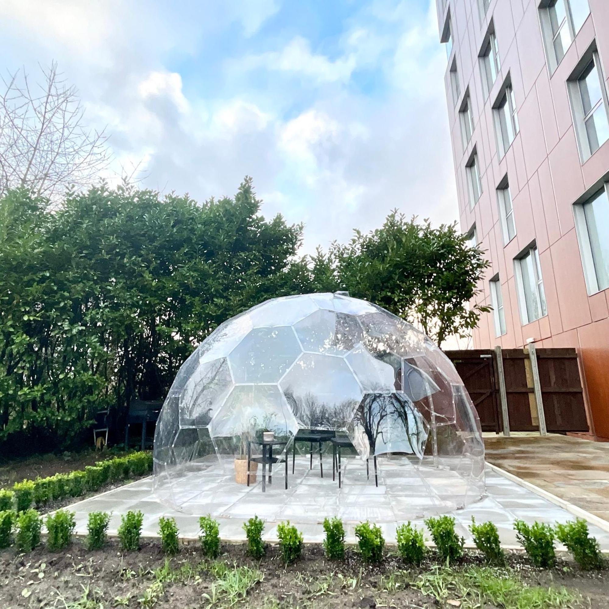 Private Garden Apartment With Geodome Манчестер Экстерьер фото